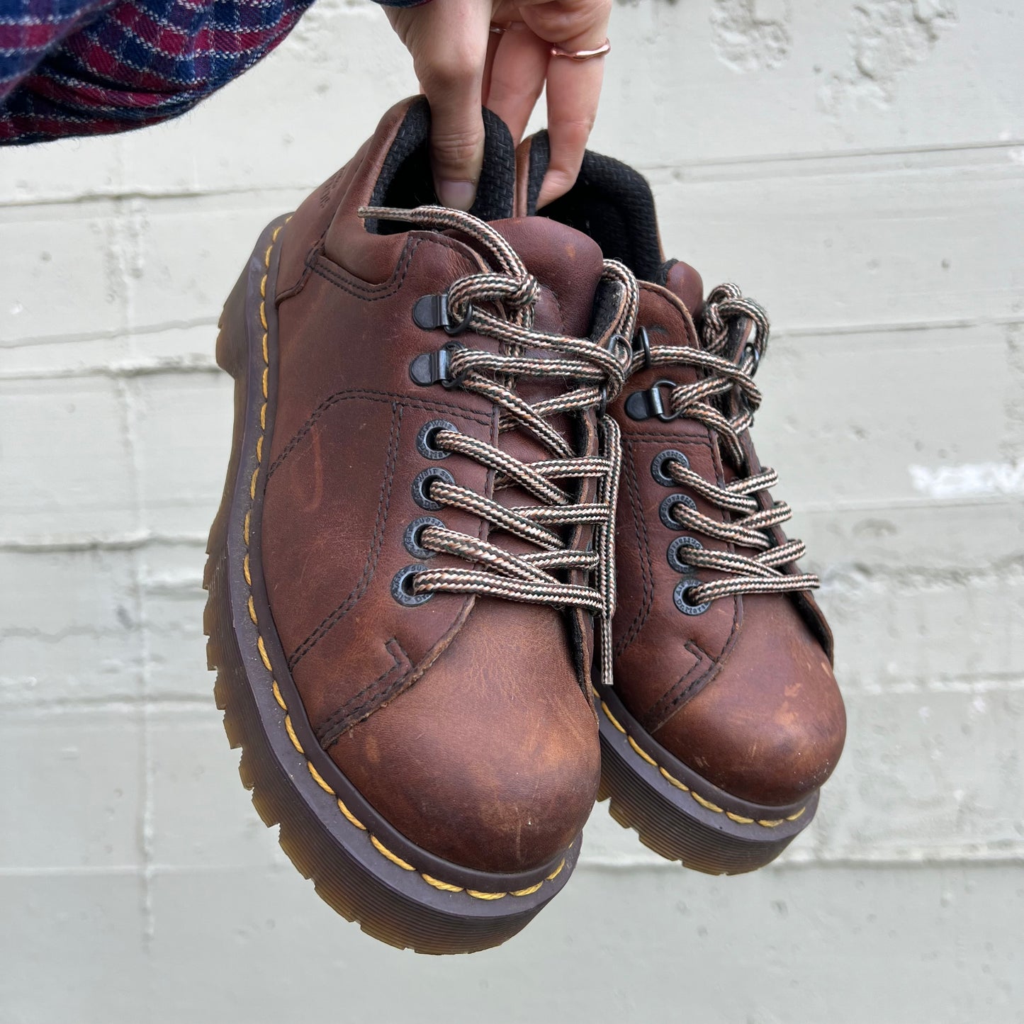 *Pre-Loved* Y2K Dr. Martens Air-Wair 8312 Brown Leather Low Lace Up Oxford Shoes - Size 6M/7W - Brown