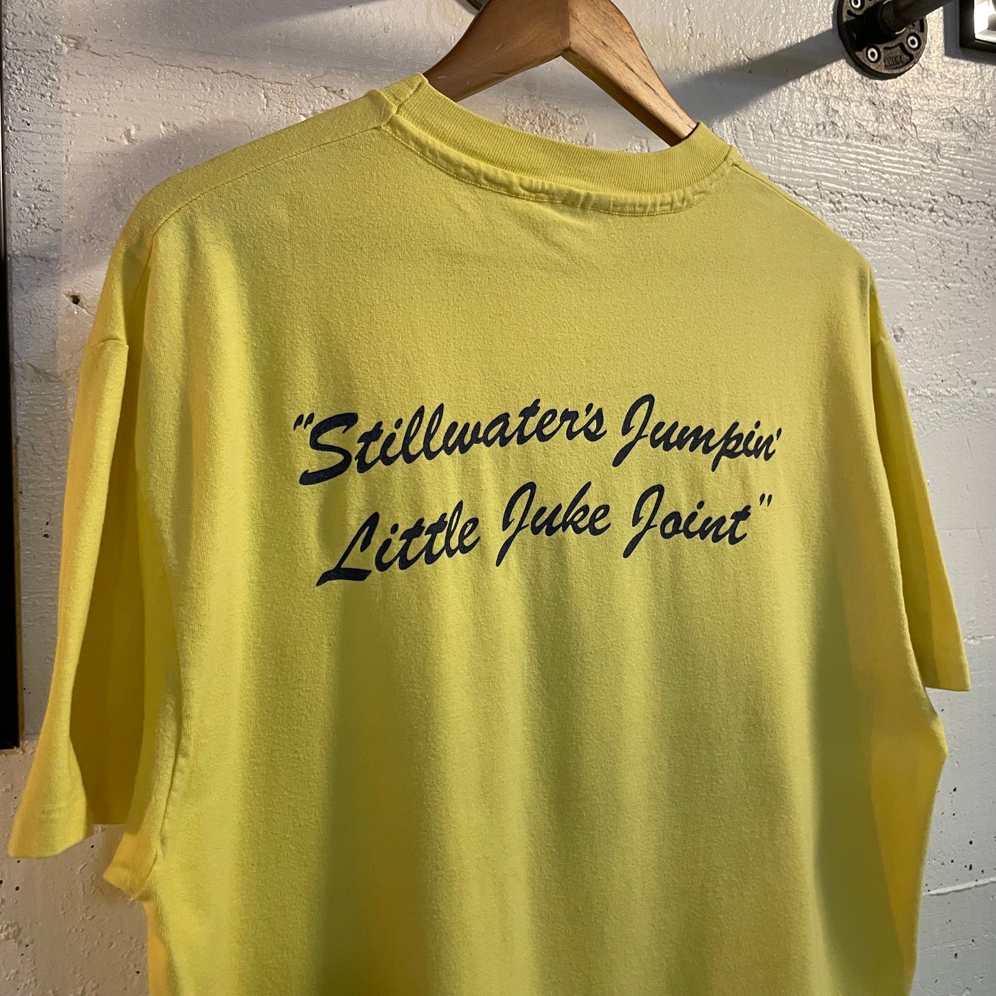 Vintage 90's Eskimo Joe's Classic Logo Single Stitch Graphic T-Shirt - Size Large - Made In USA - Yellow