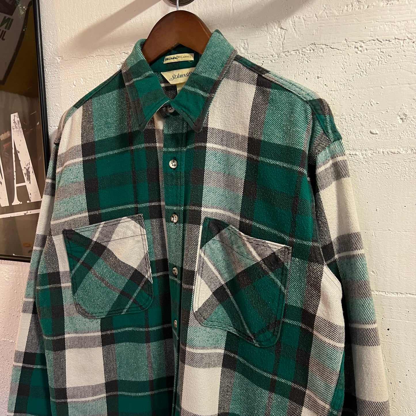 Vintage 80’s St.John’s Bay Big Mac Plaid Flannel Double Pocket Button Up Shirt - Size Large Regular - Made In USA - Green/White/Black