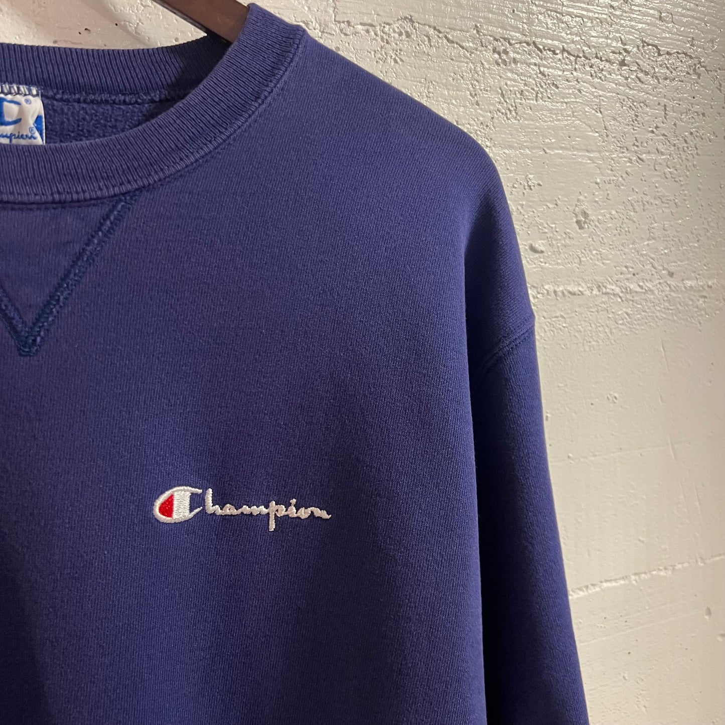 Vintage 90’s Embroidered Champion Crewneck Sweatshirt - Size XL - Made In USA - Blue