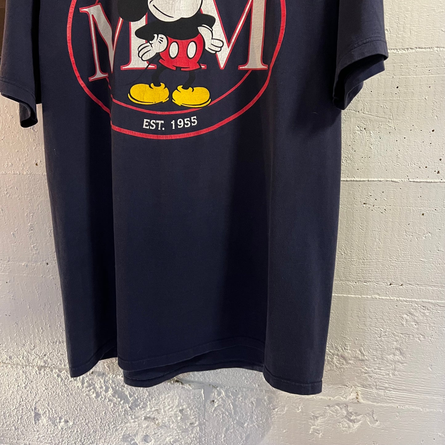 Vintage 90’s Disneyland ‘Mickey Mouse’ Graphic T-Shirt - Size XL - Made In USA - Navy/White/Red