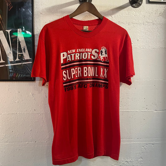 Vintage 1985 New England Patriots ‘Super Bowl XX’ Single Stitch T-Shirt - Size XL - Made In USA - Red/Black/White