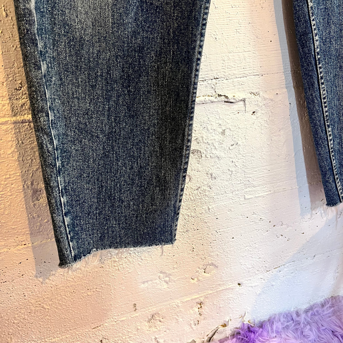 Vintage 90's Levi's 560 Loose Tapered Fit Denim Jeans - Size 33" x 32" - Made In USA - Medium Wash Indigo