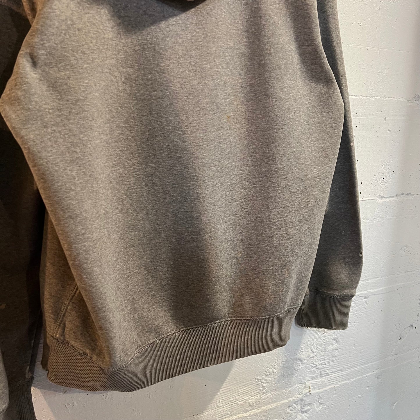 Vintage 2000’s Distressed Embroidered Nike Hoodie Sweatshirt - Size Medium - Heather Grey