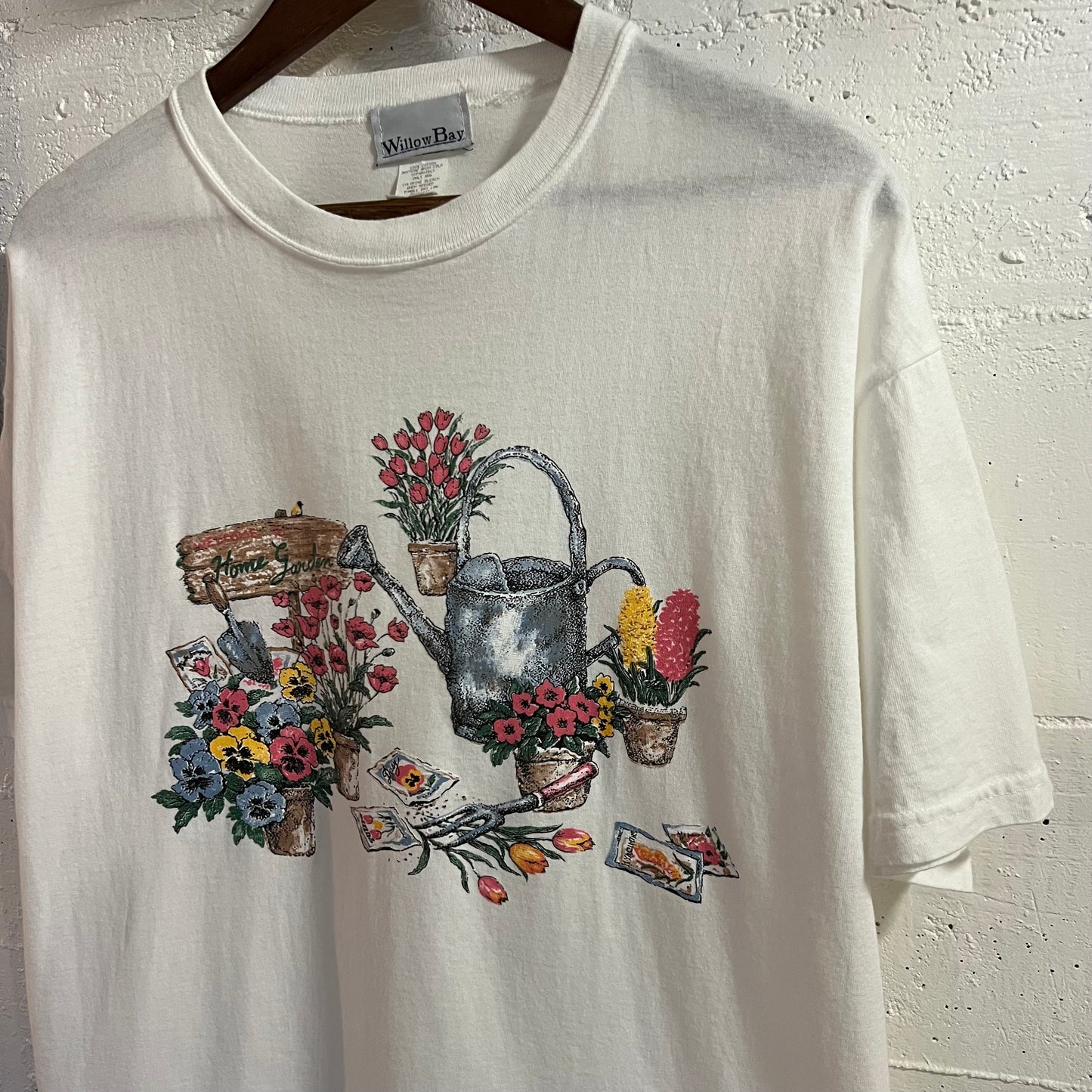 Vintage 2000's Willow Bay 'Home Garden' Graphic T-Shirt - Size Medium - White/Multi