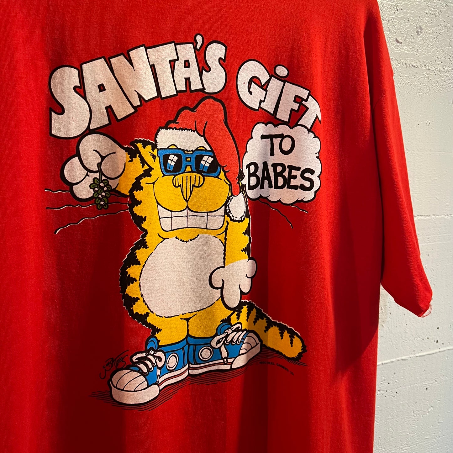 Vintage 90's J. Bates Christmas Cat 'Santa's Gift To Babes' Single Stitch Graphic T-Shirt - Size XL - Made In USA - Red