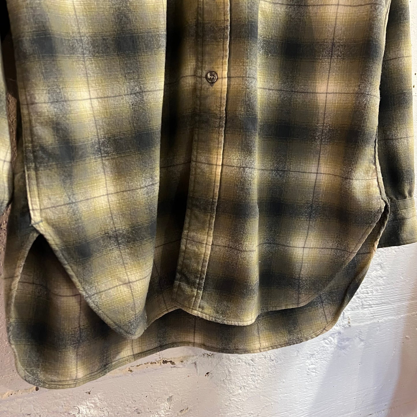 True Vintage 1950's Pendleton Wool Shadow Plaid Field Shirt - Size 16 (M/L) - Made In USA - Yellow/Gray - 100% Virgin Wool