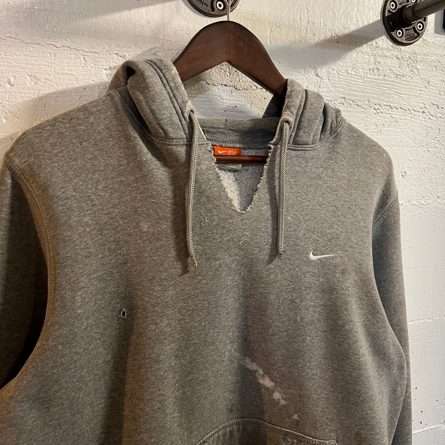 Vintage 2000’s Distressed Embroidered Nike Hoodie Sweatshirt - Size Medium - Heather Grey