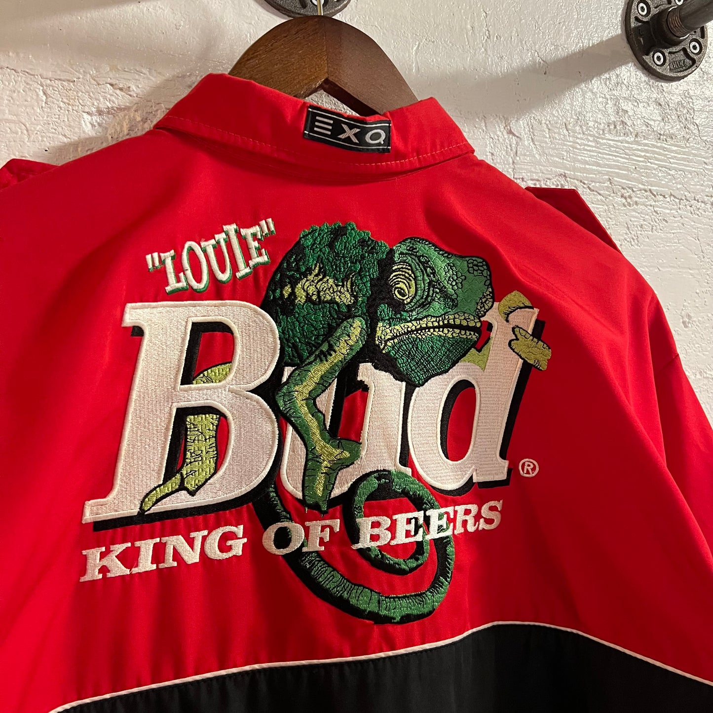Vintage 90's Budweiser 'King Of Beers-Louie The Chameleon' Nascar Winston Cup Series Embroidered Pit Crew Racing Shirt - Size Large - Made In USA - Red/Multi