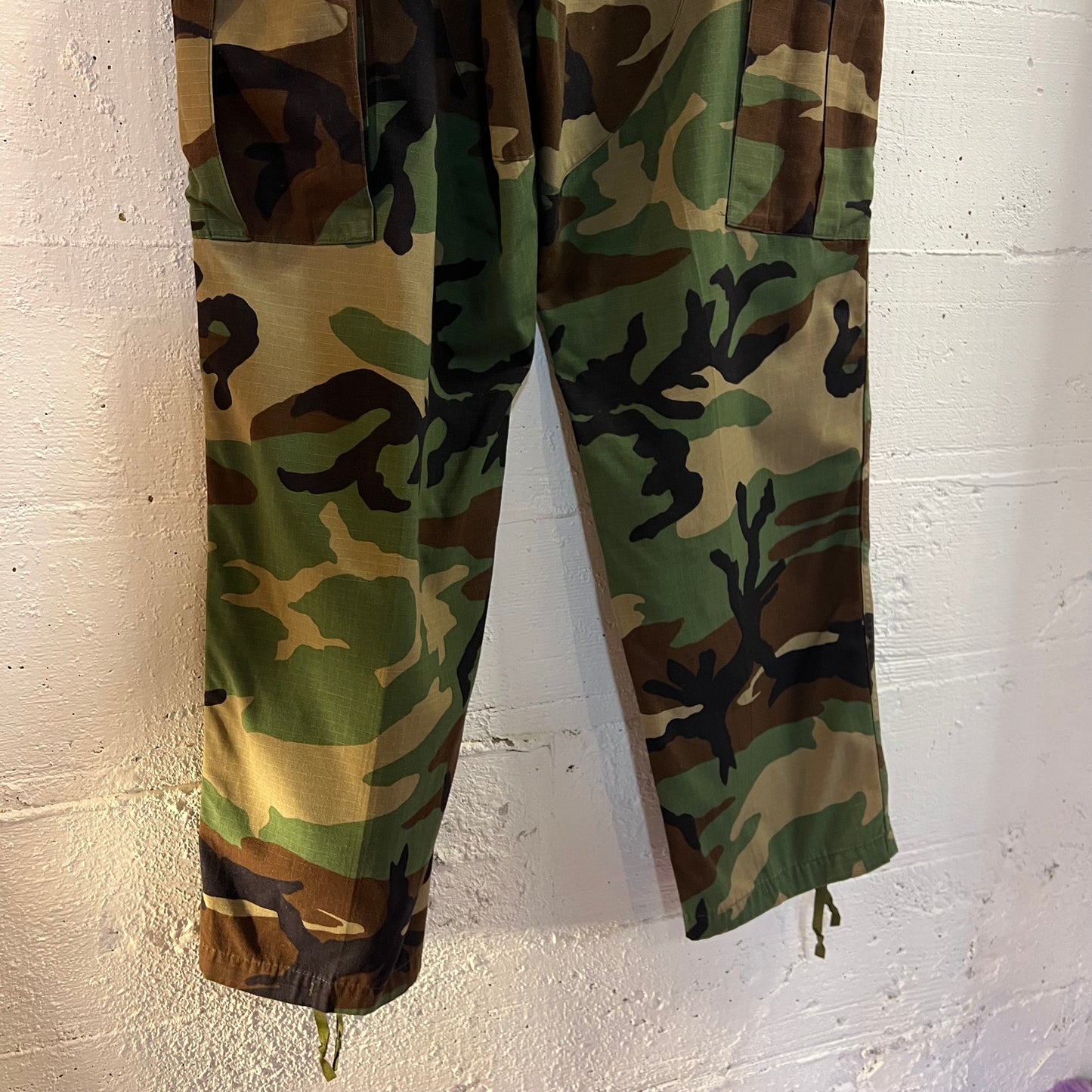 Vintage 2003 U.S. Military Issue Woodland Camouflage Hot Weather Combat Trousers - Size Medium (30"-35") - Made In USA