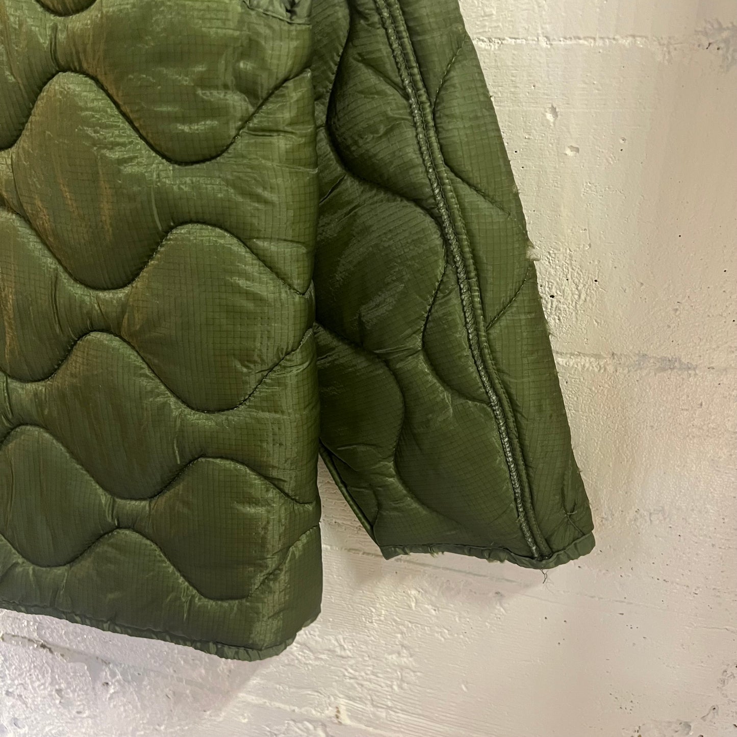 Vintage U.S. Military Issue M-65 Cold Weather Coat Liner - Medium - Made In USA - SP0100-02-D-CA06/0026