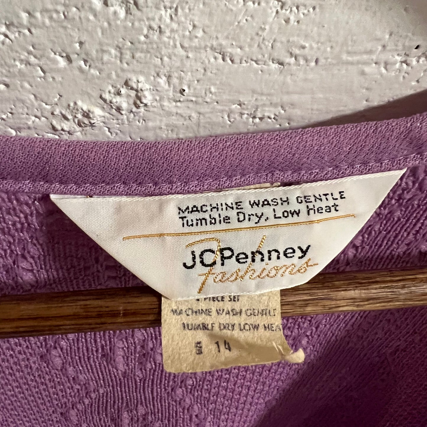 Vintage 1970’s JCPenney Knitted Sweater Cardigan Vest - Size L/XL (14) - Made In USA - Lavender Purple