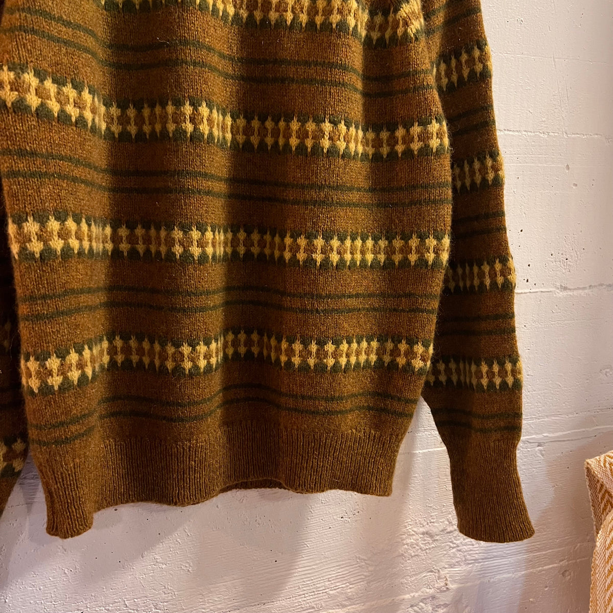 Vintage 60’s Jantzen Fair Isle Yoked Ski Patterned Raglan Sleeve Knitted Sweater - Size Medium - Made In USA - Mustard Yellow/Green