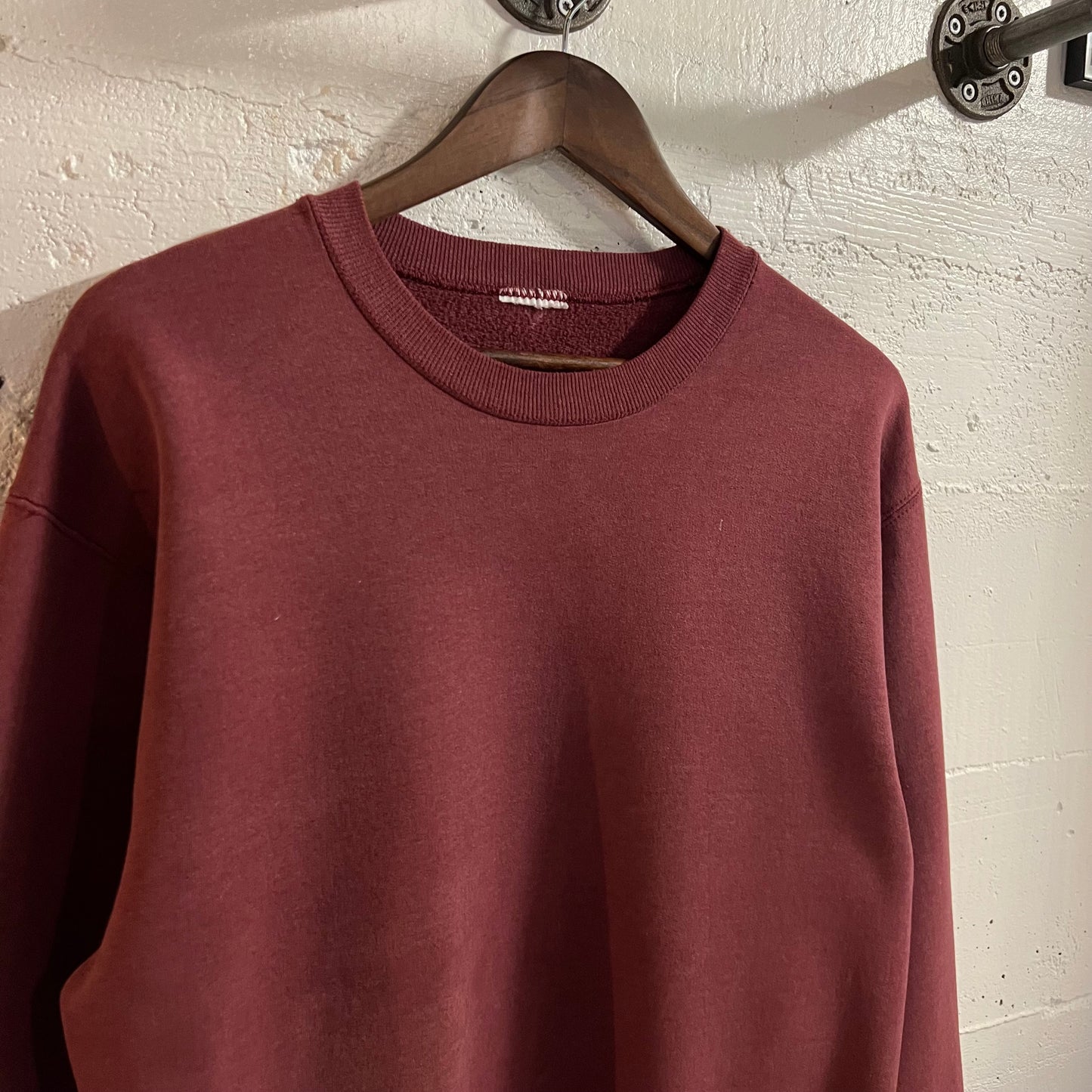 Vintage 90’s Distressed/Faded Blank Crewneck Sweatshirt - Size Large - Maroon