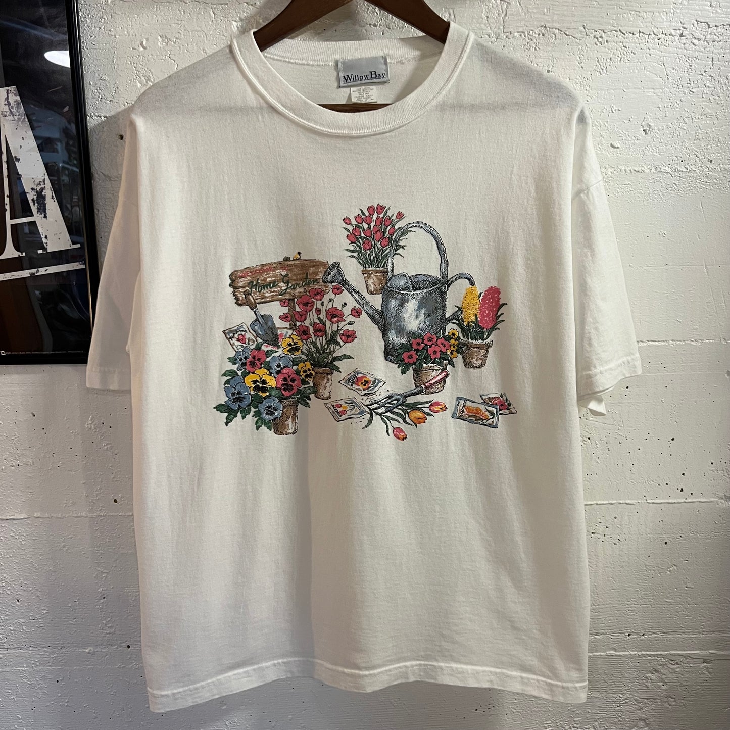 Vintage 2000's Willow Bay 'Home Garden' Graphic T-Shirt - Size Medium - White/Multi