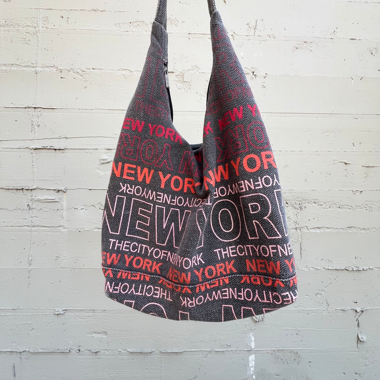 Robin Ruth New York City Hobo Handbag - O/S - Gray/Red