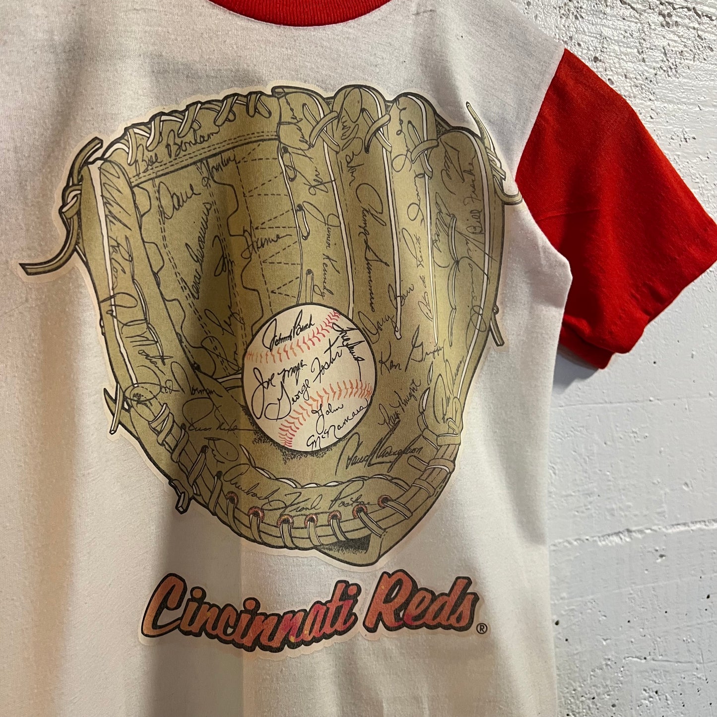 Vintage 80’s Cincinnati Reds Baseball Glove Single Stitch Baby T-Shirt - Size Youth Small - White/Red
