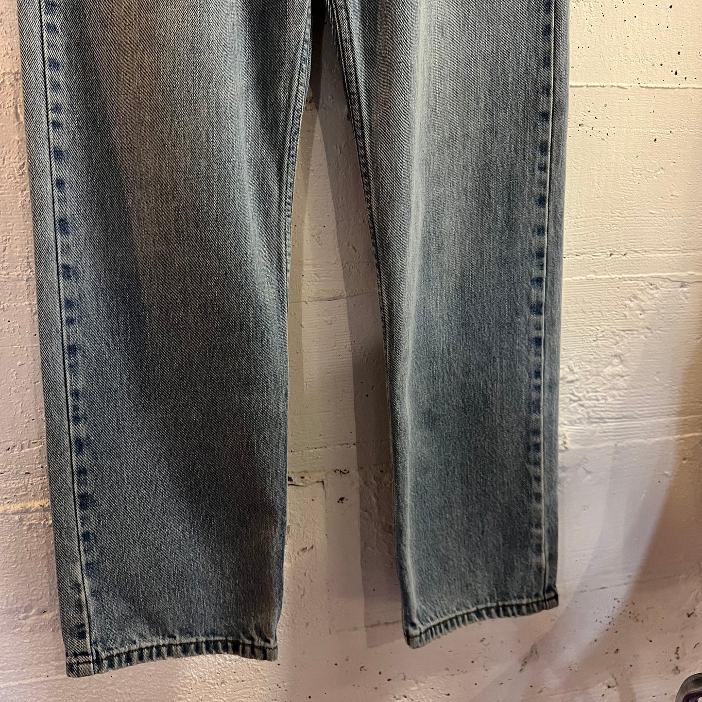 Vintage 2005 Levi's 505 Regular Straight Leg Denim Jean - Size 28"- 30" - Light Wash Indigo