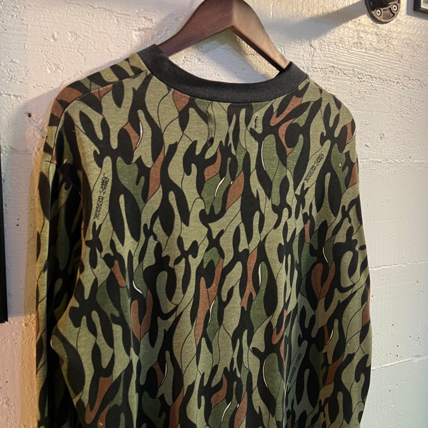 Vintage 1980's Shadow Camo By Jim Teeny Single Stitch Long Sleeve Pocket T-Shirt - Size XL - Made In USA