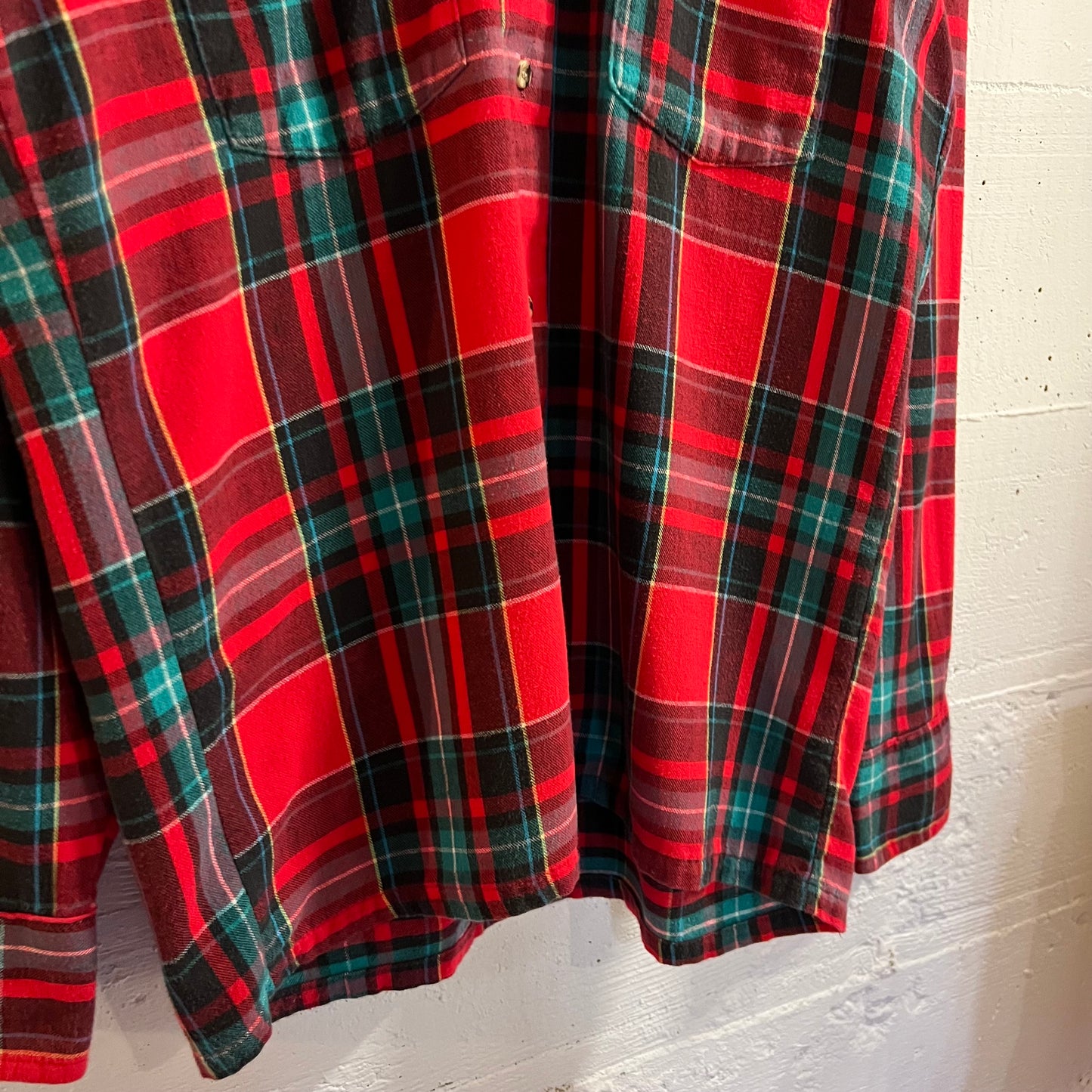 True Vintage 1960's Golden Key Plaid Cotton Square Bottom Flannel Shirt - Size Medium (15-15.5) - Made In USA - Red/Multi