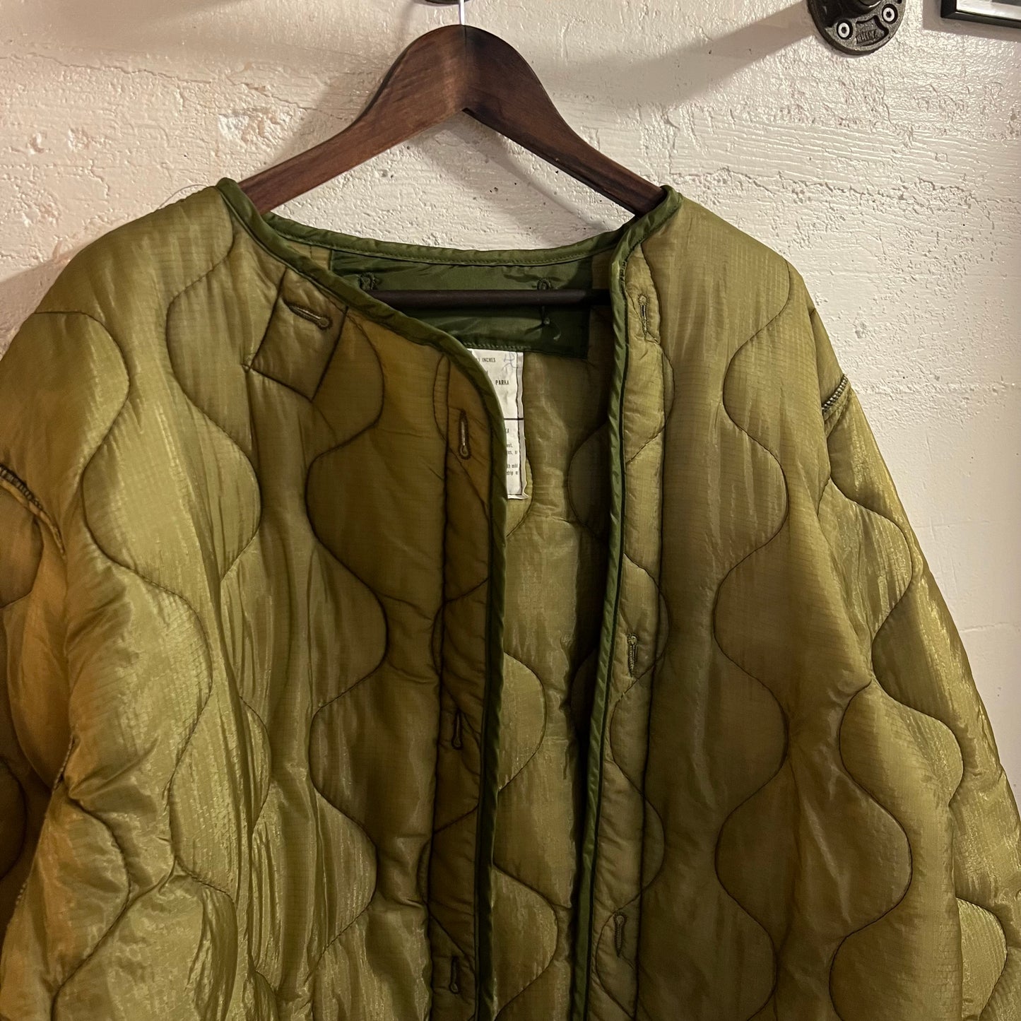 True Vintage U.S. Military Issued Extreme Cold Weather Parka Liner - Size Medium - Made In USA - Olive Drab - DSA100-74-C-1584