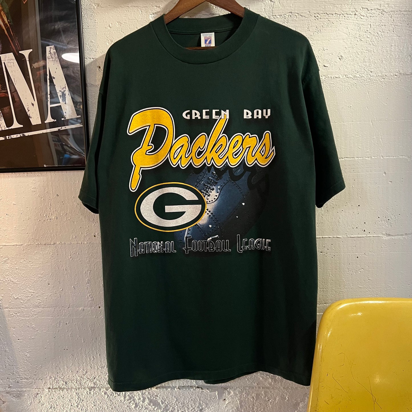 Vintage 90's Green Bay Packers NFL Big Graphic Logo 7 T-Shirt - Size XL - Green/Yellow