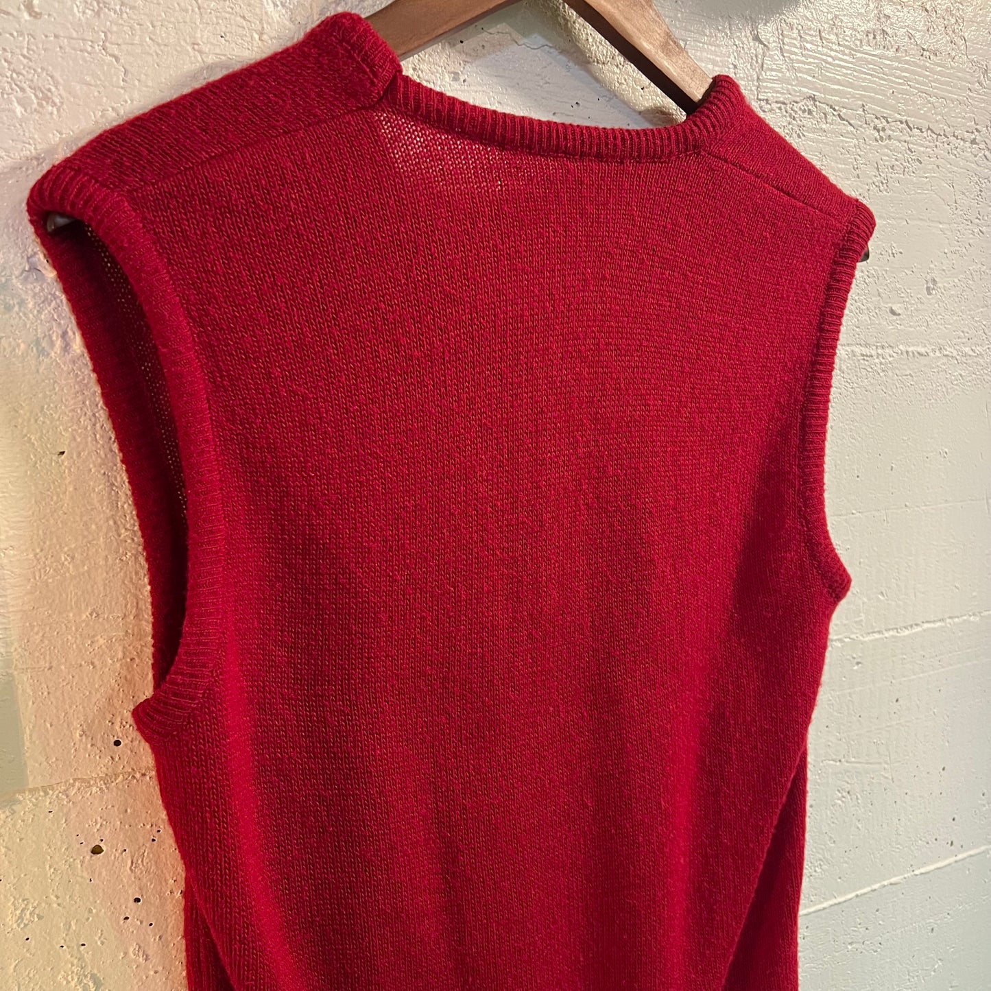 True Vintage 100% Acrylic Knitted Sweater Vest - Size Medium - Made In USA/Union Made - Red