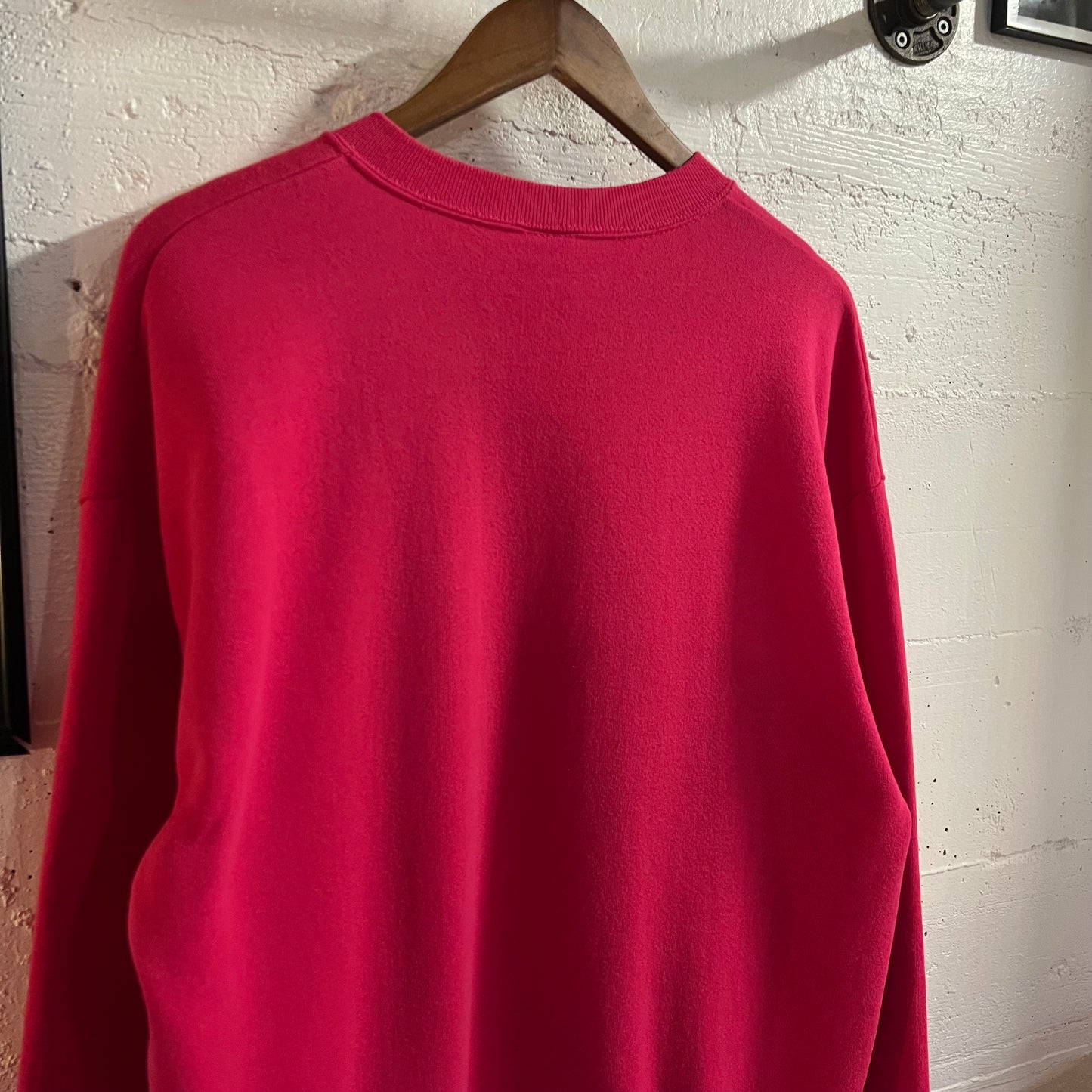 Vintage 90’s Lee Greenwood Theater Sevierville, TN ‘Hummingbird’ Crewneck Sweatshirt - Size XL - Made In USA - Pink/Multi