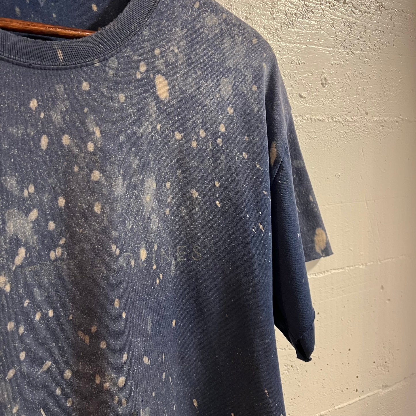 Vintage Distressed/Faded Cropped ‘Airlines’ T-Shirt - Size Medium - Faded Navy