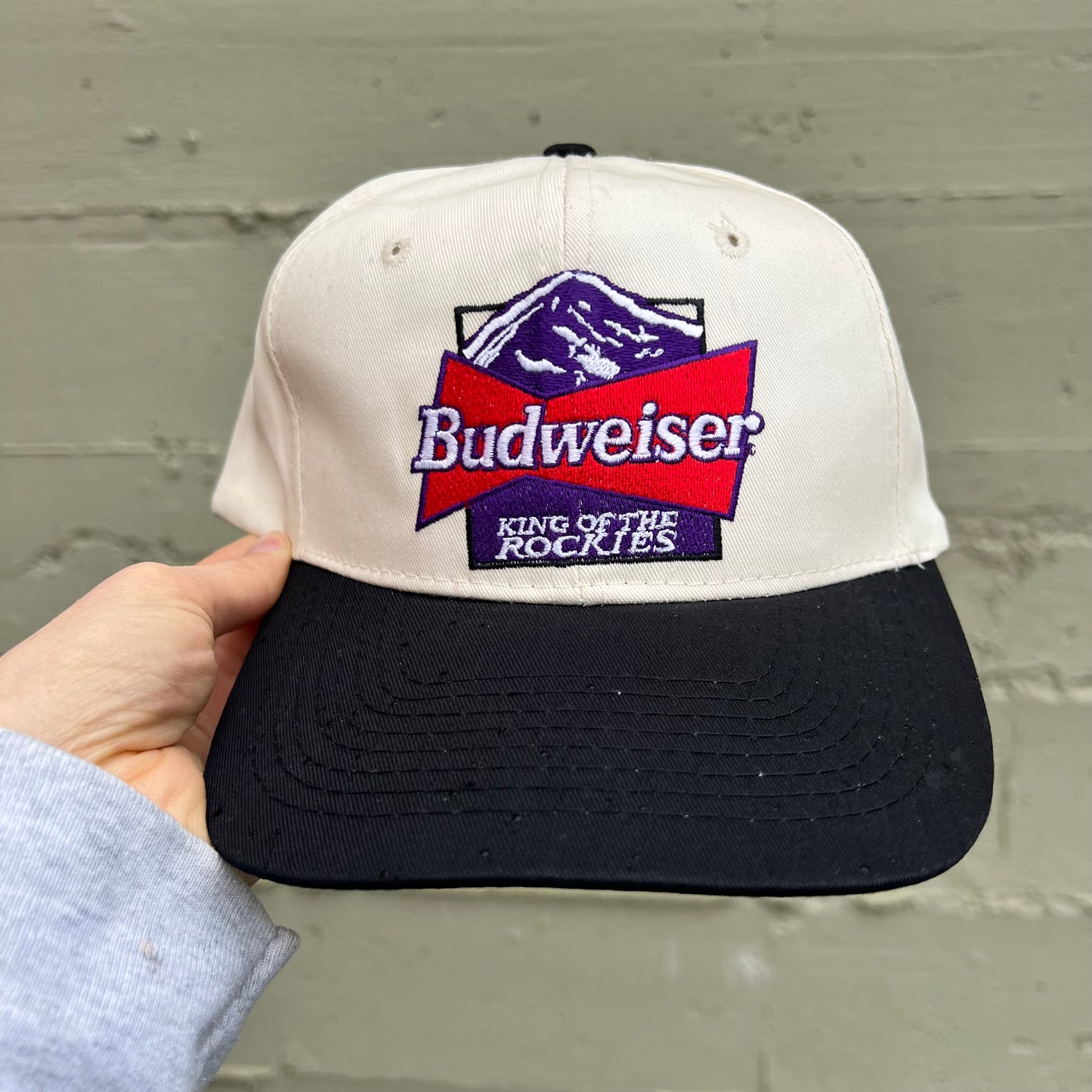Vintage 90's Budweiser 'King of The Rockies' Embroidered 2-Tone Snapback Hat - O/S - Black/Cream