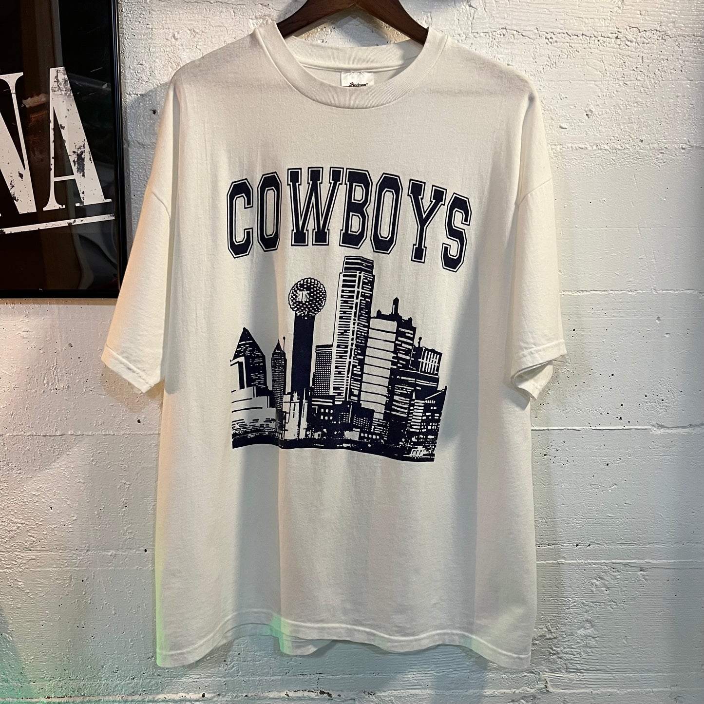 Vintage 90’s Dallas Cowboy’s Skyline Football T-Shirt - Size XL - White/Navy