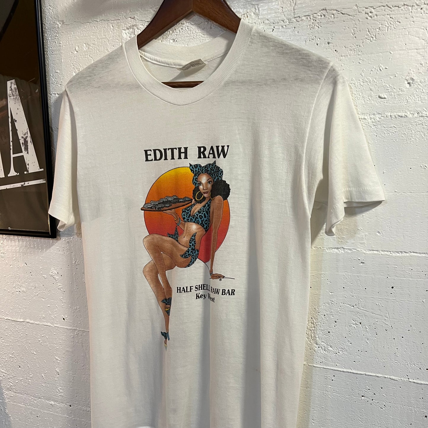 Vintage 80's 'Edith Raw' Half Shell Oyster Bar Pinup Girl Single Stitch T-Shirt - Size Medium - Made In USA