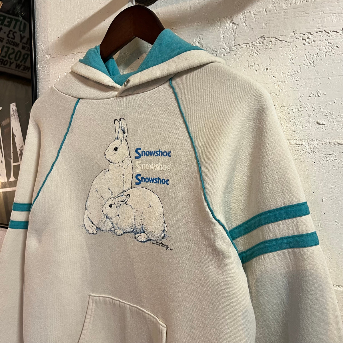 Vintage 80’s Jerzees Snowshoe Bunnies Raglan Sleeve Hoodie Sweatshirt - Size Large - Made In USA - White/Blue