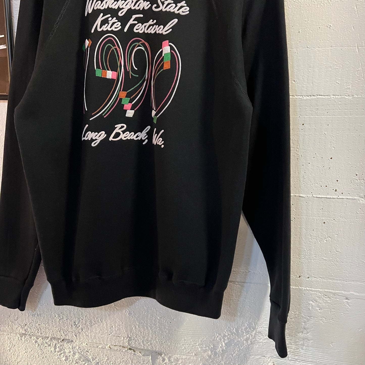 Vintage 1990 Long Beach, WA State Kite Festival Raglan Sleeve Crewneck Sweatshirt - Size Large - Made In USA - Black/White/Multi
