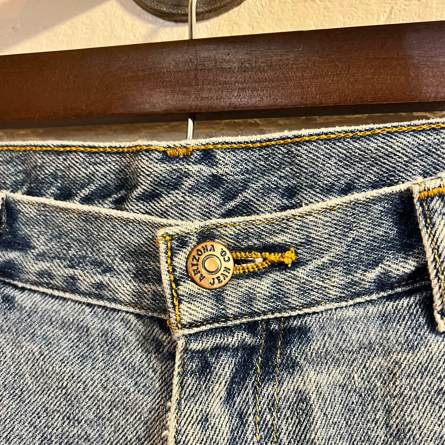 Vintage Arizona Jeans Baggy Denim Shorts - Size 36 - Light Wash