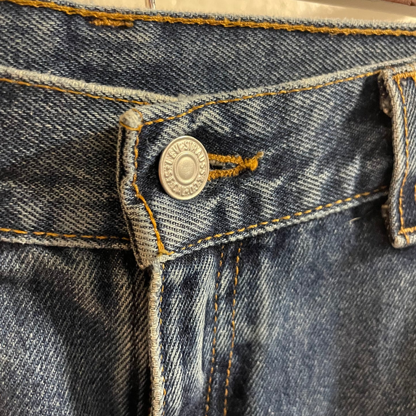 Vintage 90's Levi's 550 Relaxed Fit Denim Jeans - Size 10 Reg. M (28) - Made In USA - Mid Wash Denim
