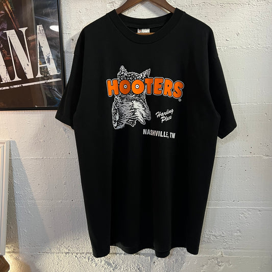 Vintage 2000's Hooters Nashville Tennessee Classic Owl Graphic T-Shirt - Size XL - Made In Canada - Black/Orange
