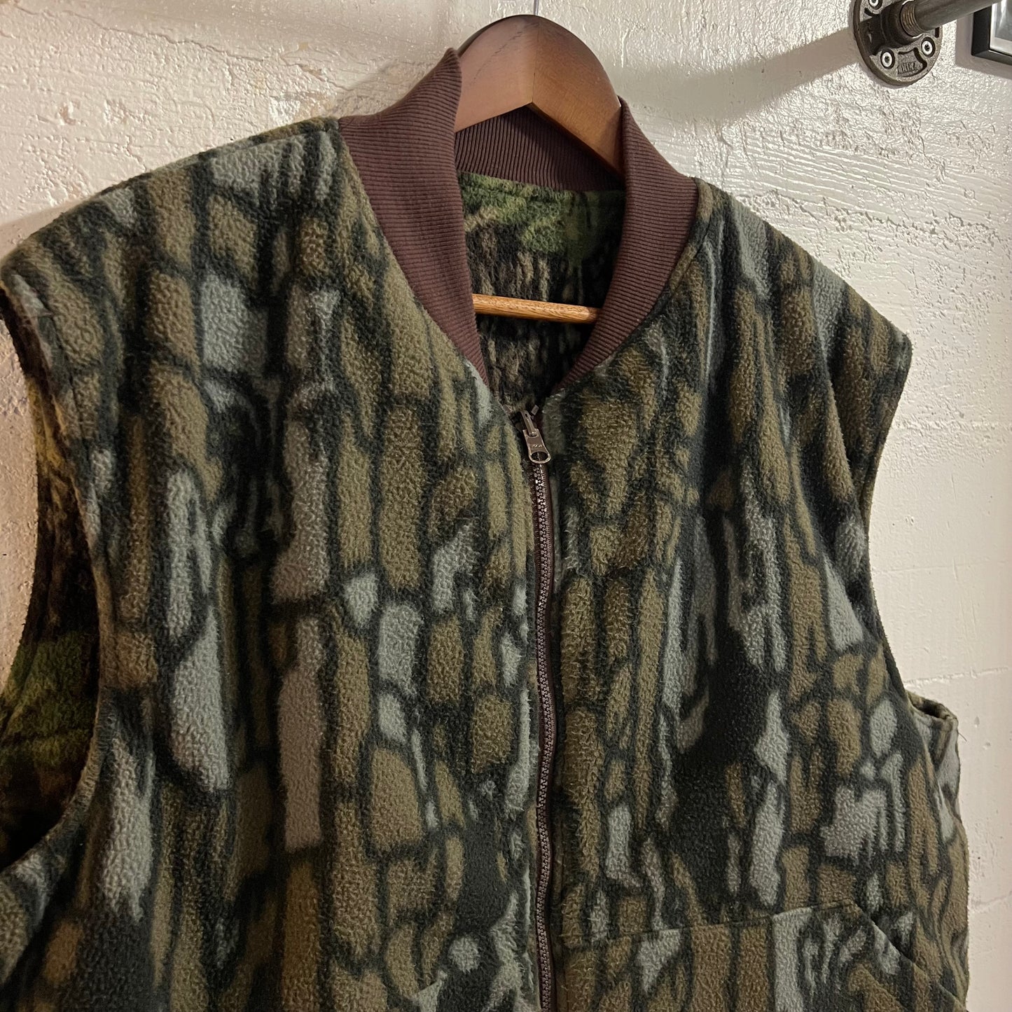 Vintage 80’s Cabelas Reversible Realtree/Trebark Camo Fleece Vest - Size 2XL - Made In USA - Earth Toned