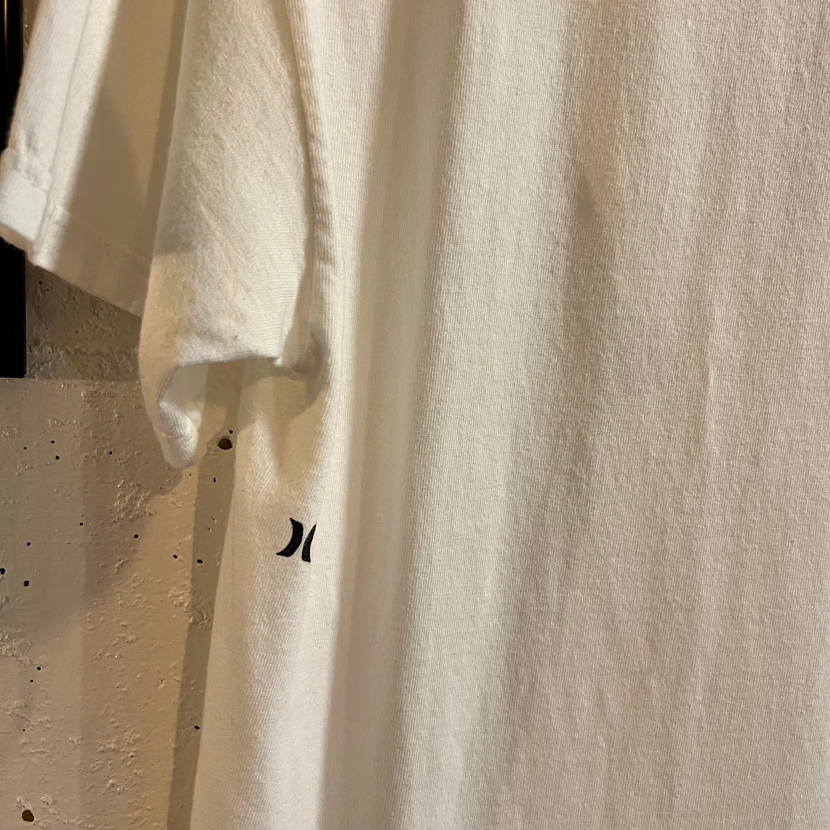 Vintage Early 2000’s Hurley Int. Freedom Co. Skateboarding T-Shirt - Size Medium - White/Black/Red