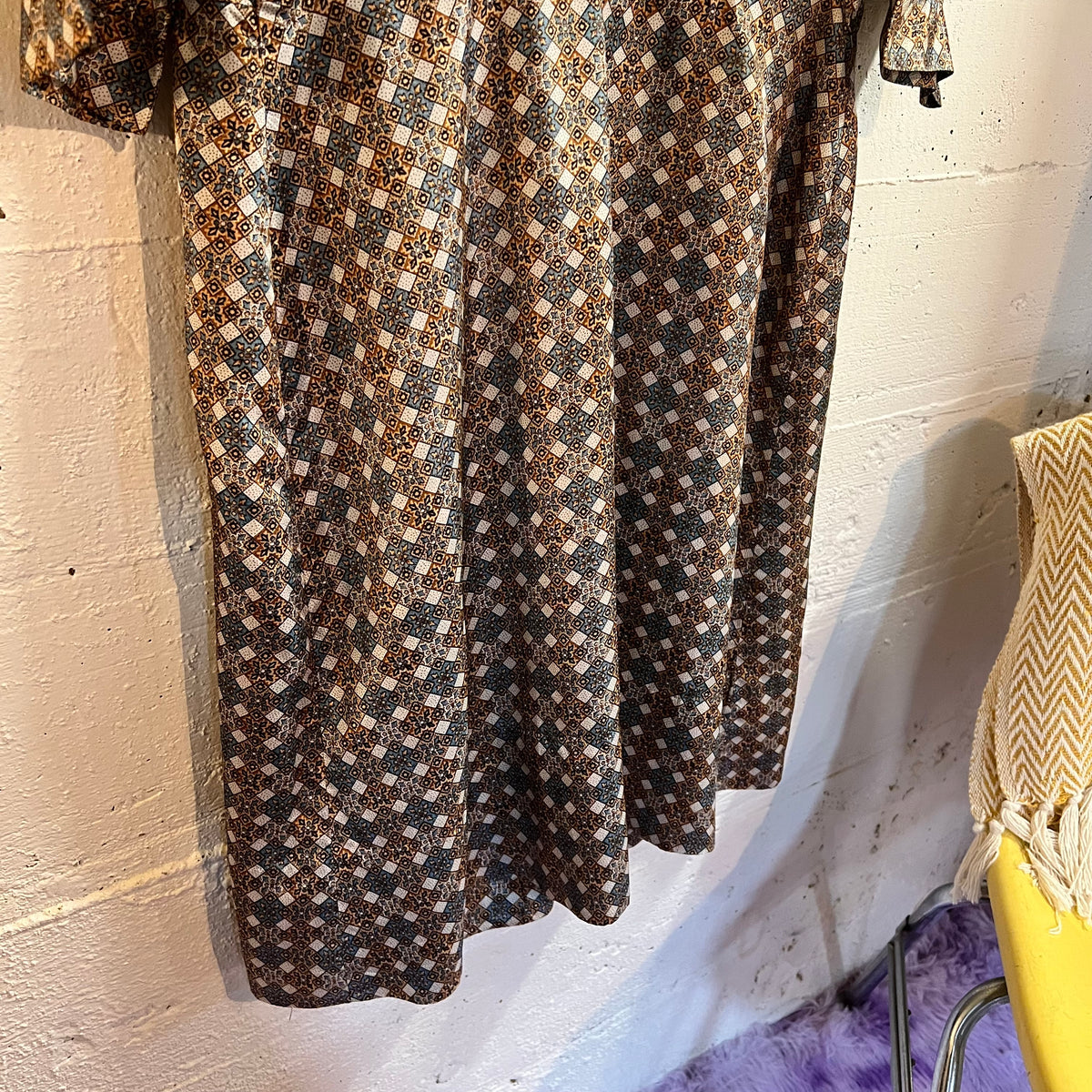 True Vintage 1960's Kerrybrooke Sears Roebuck And Co. Mid Length Geometric Tile Pattern Shirt Dress - Size Large - Made In USA