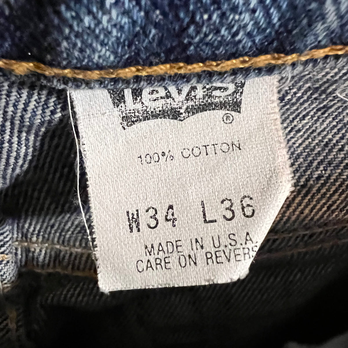 Vintage 90's Levi's 560 Loose Tapered Fit Denim Jeans - Size 33" x 32" - Made In USA - Medium Wash Indigo