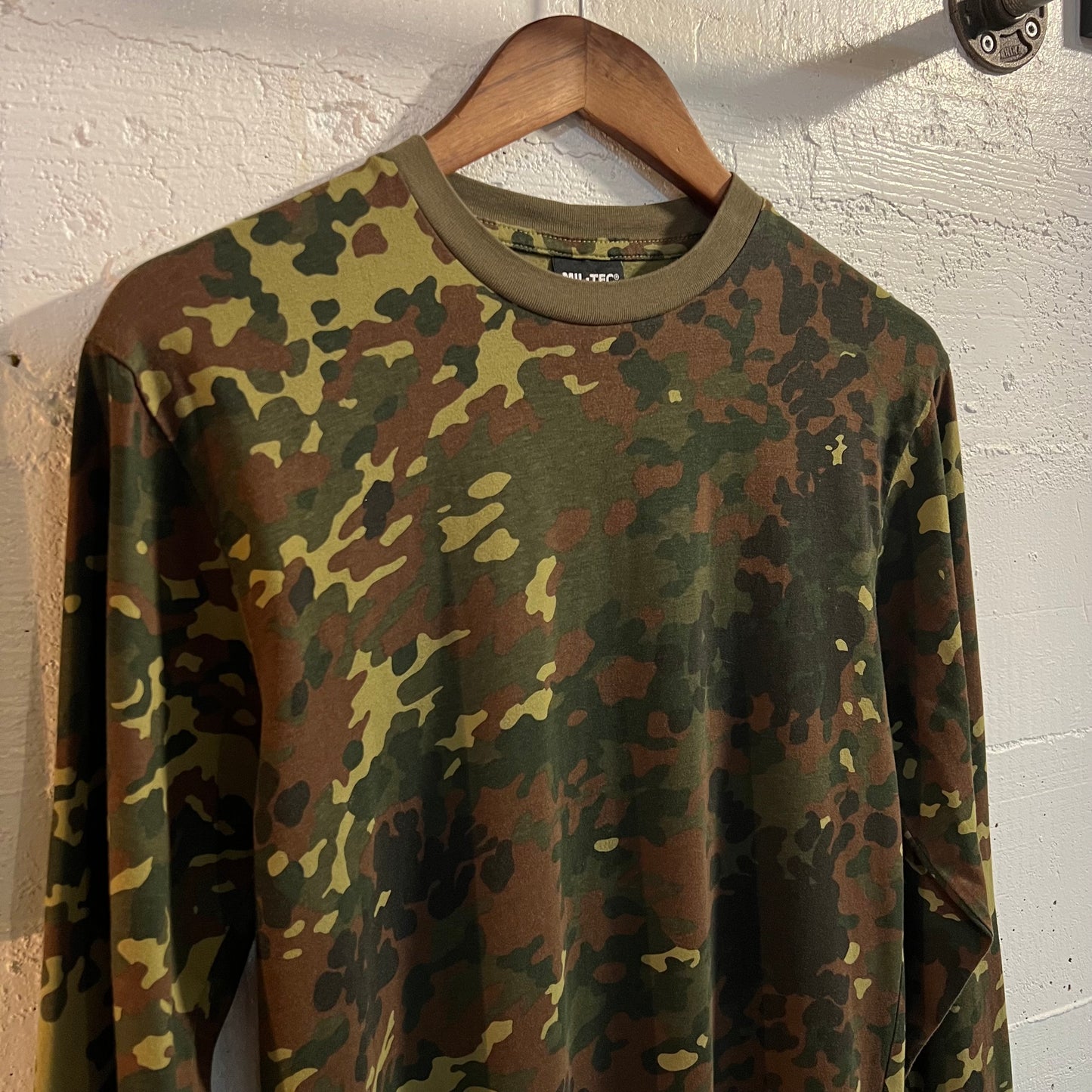 German Mil-Tec Flecktarn Camouflage Long Sleeve Shirt - Size Medium - 100% Cotton - Olive/Beige/Brown