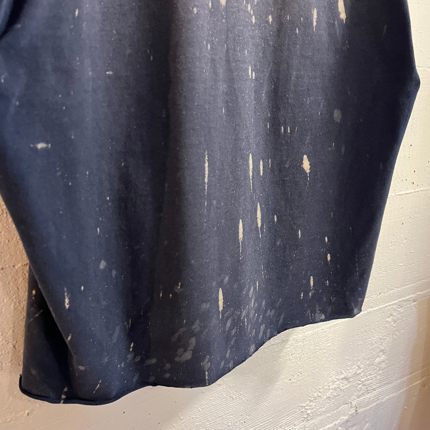 Vintage Distressed/Faded Cropped ‘Airlines’ T-Shirt - Size Medium - Faded Navy