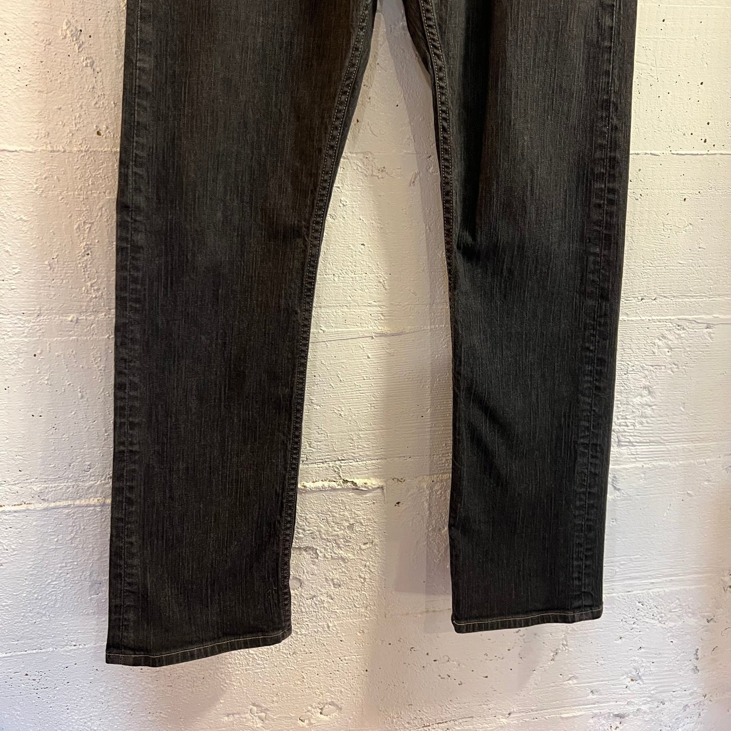2000's Levi's 514 Slim Straight Dark Wash Denim Jeans - Size 33"/31" - Made In Mexico - Dark Wash Denim