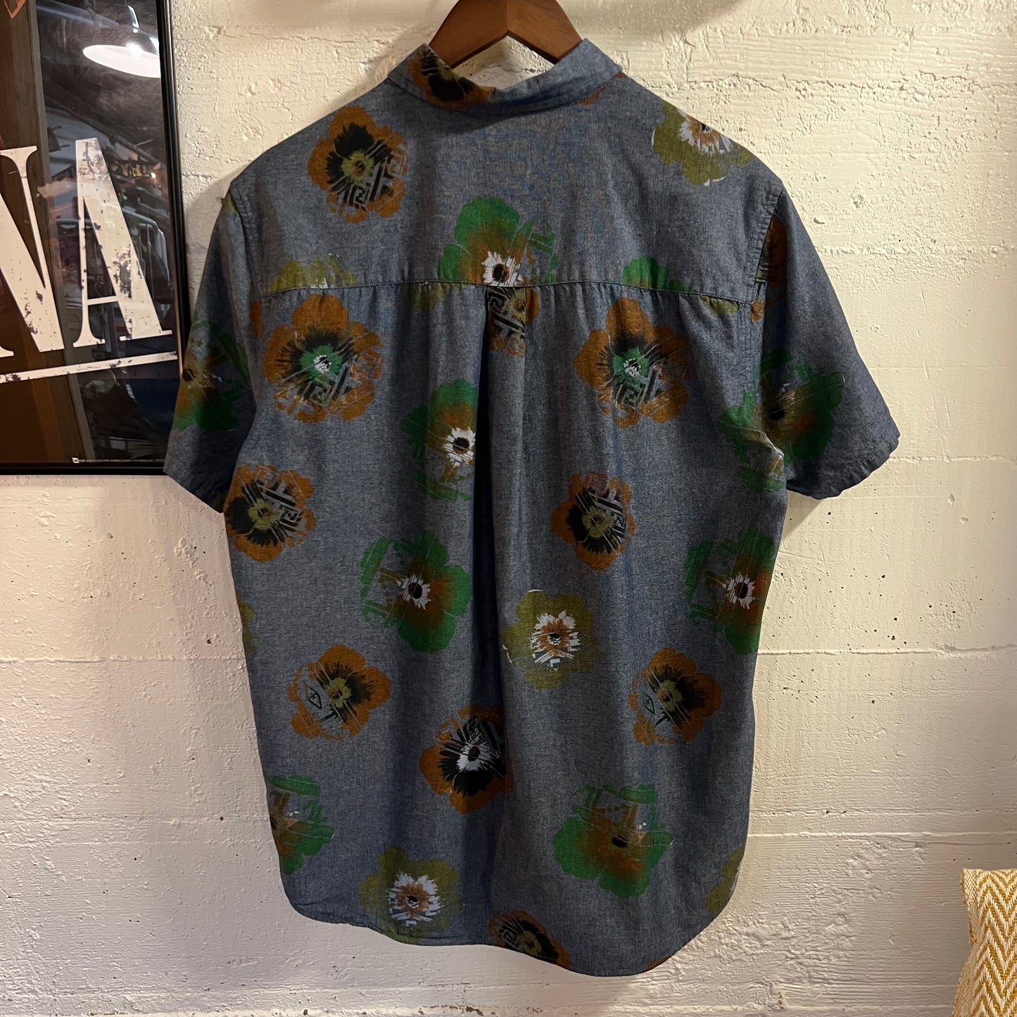 'Pre-Owned' Stüssy Abstract Floral Short Sleeve Chambray Button Up Shirt - Size Large - Denim/Indigo