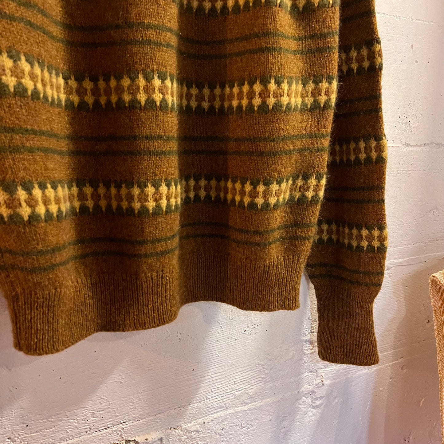 Vintage 60’s Jantzen Fair Isle Yoked Ski Patterned Raglan Sleeve Knitted Sweater - Size Medium - Made In USA - Mustard Yellow/Green