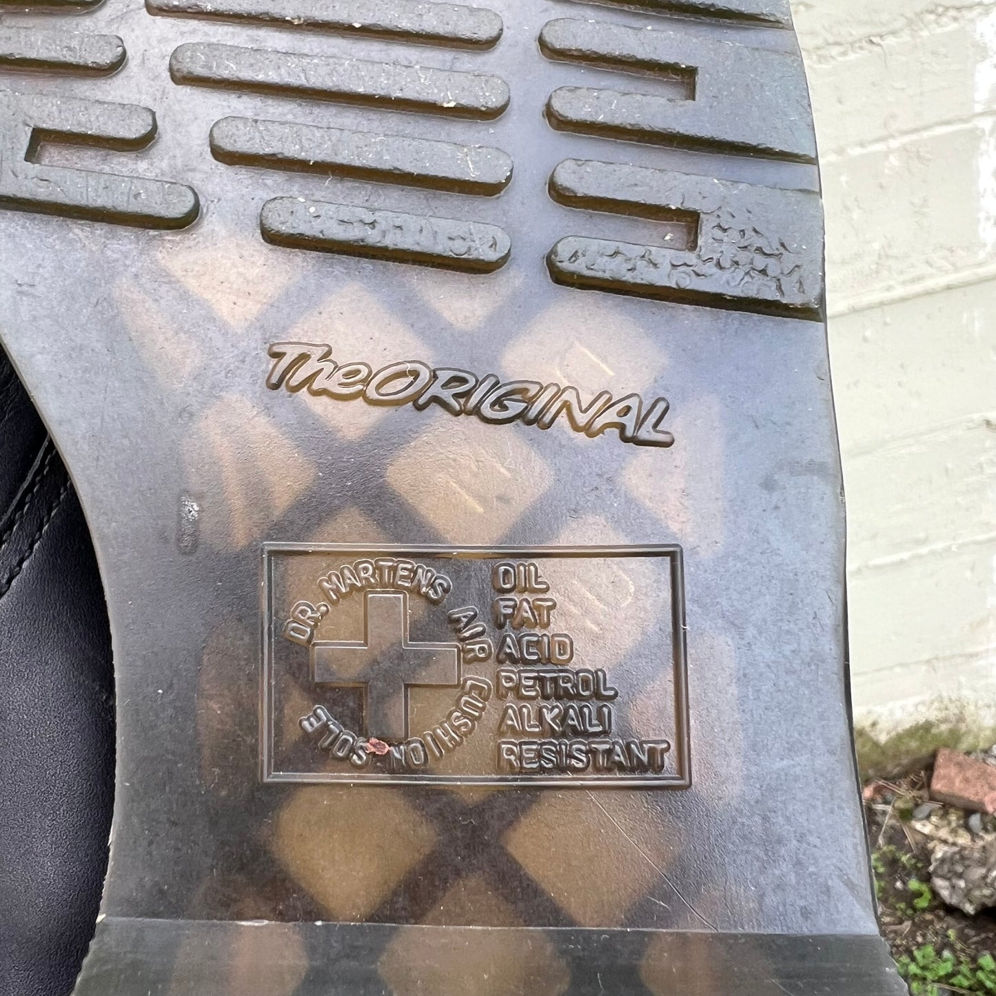 *Pre-Loved* Dr. Martens Dorian 3-Eye Lace Up Leather Oxford Shoe - Size 6M/7W - Black - AW004