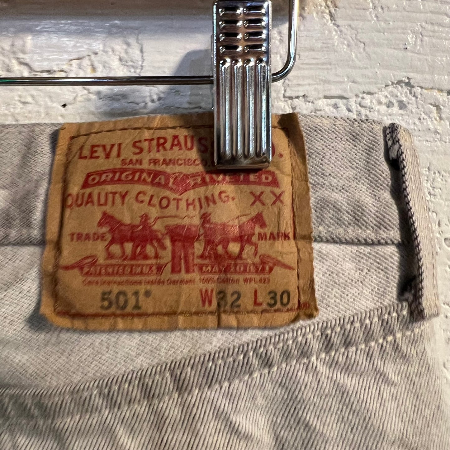 2011 Levi's 501 Button Fly Silver Denim Jeans - Size 32" x 30" - Silver/Gray