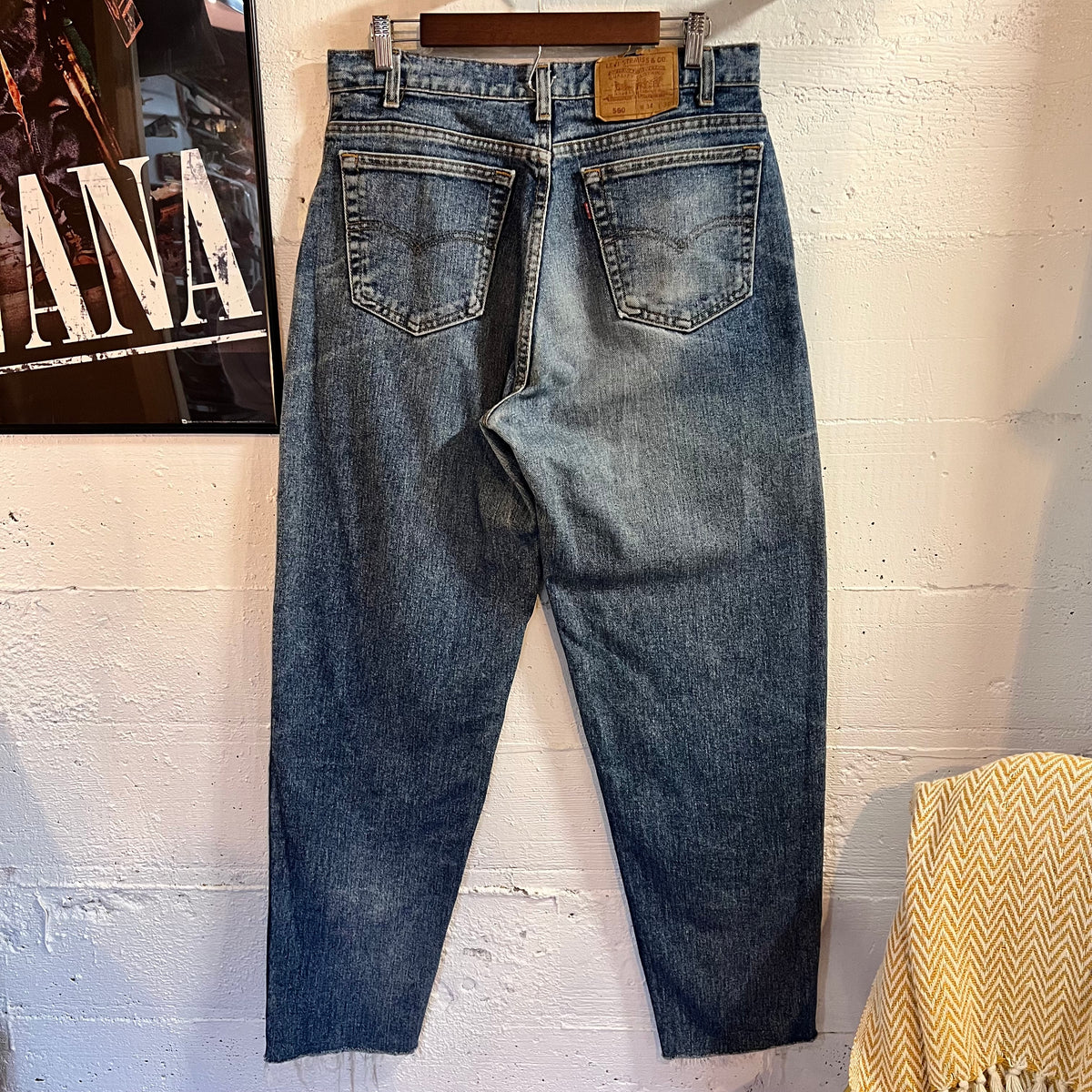 Vintage 90's Levi's 560 Loose Tapered Fit Denim Jeans - Size 33" x 32" - Made In USA - Medium Wash Indigo
