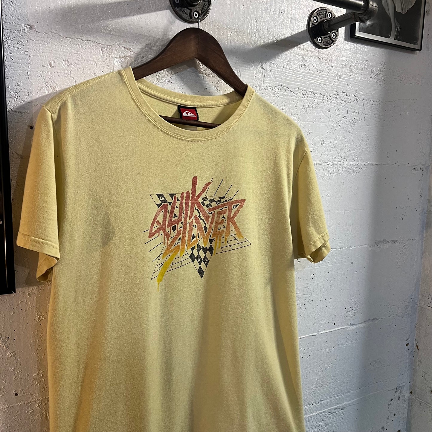 Vintage 2000’s Quiksilver Graphic T-Shirt - Size Medium - Yellow